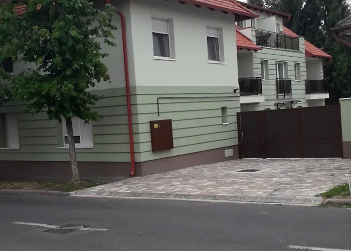 ゲストハウス Orchidea Ii 3*